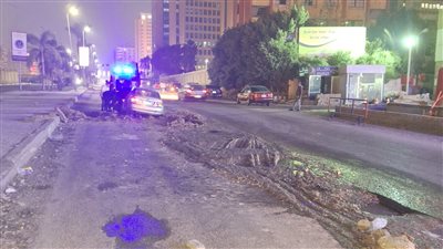 بعد سقوط سيارة بأعمال حفر.. مواطنون بمدينة نصر يستغيثون: لا توجد أي علامات تحذيرية أو إرشادية| صور