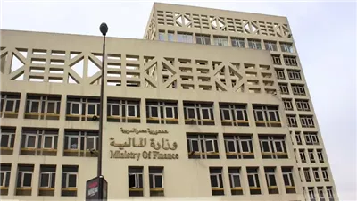 إحالة مسؤولين بوزارة المالية لمحكمة الجنايات في اتهامهم بتلقي رشوة 