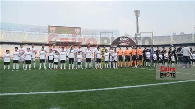 القاهرة 24 يكشف تفاصيل أزمة أحمد العش مع عامل الزمالك في مباراة الجونة