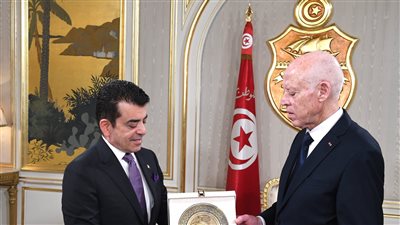 الرئيس التونسي يستقبل مدير إيسيسكو لبحث التعاون في المجالات الثقافية والتربوية والعلمية