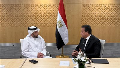 وزير الصحة يلتقي نظيره القطري لبحث فرص الاستثمار في السياحة العلاجية