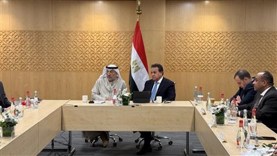 وزير الصحة لشركة دولية في التكنولوجيا الحيوية والهندسة الطبية: اتخاذ حلول جزرية لتحديات تسعير الدواء