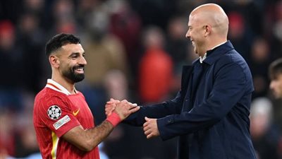 آرني سلوت: مقارنة صلاح برونالدو وميسي غير عادل له.. وفرصته كبيرة للفوز بالكرة الذهبية