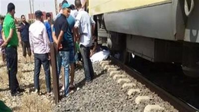 تفاصيل مصرع صغير أسفل عجلات قطار القصب بالأقصر | بث مباشر