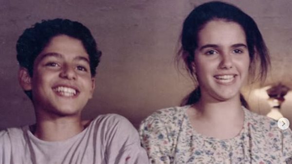 دنيا عبد العزيز والفنان