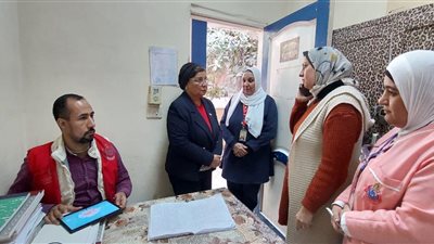 خلال زيارة مفاجئة.. نائب وزير الصحة توجه بضرورة مشورة ما قبل الزواج للمترددين على مركز الصحة الأولية