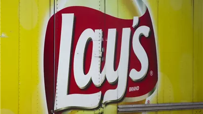 تصل للوفاة.. شركة ليز الأمريكية تسحب عبوات بطاطس بسبب مخاطرها الصحية 