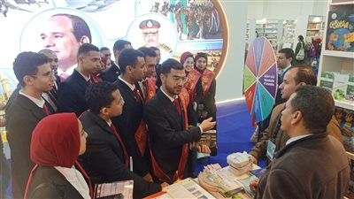 البيئة: إقبال جماهيري غير مسبوق على جناح الوزارة بمعرض الكتاب | صور 