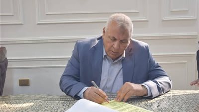 بنسبة 93.9%.. محافظ الوادي الجديد يعتمد نتيجة الشهادة الإعدادية الترم الأول 