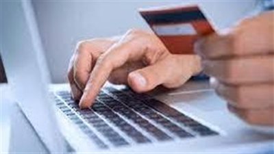 بطاقات متوفين وصفقة ملابس وهمية.. تعرض 33 سيدة للنصب الإلكتروني عبر تطبيق تليجرام| بث مباشر 