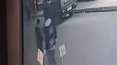 الأمن يفحص فيديو محاولة خطف طفل وسط الشارع