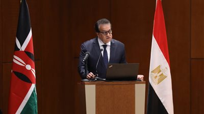 وزير الصحة: ننتج 90٪ من المستحضرات الدوائية المسجلة محليا وفقا للمعايير الدولية.. ونسعى لإنتاج 50٪ من اللقاحات