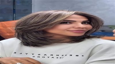 10 قصات شعر مدرج متوسط.. يعطي كثافة لأصحاب الشعر الخفيف