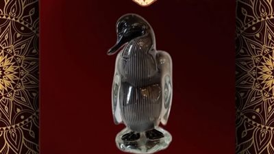 متحف ركن فاروق يعلن عن عرض تحفة من الزجاج على شكل بطة