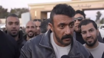 أحمد العوضي من أمام معبر رفح: لا لـ تهجير الفلسطينيين.. ومحدش هيعدي من الأرض غير على رقابنا