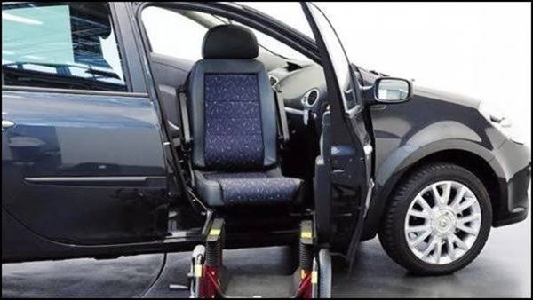 سيارة معاقين _ أرشيفية