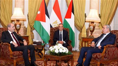 وزير الخارجية يبحث مع نظيره الأردني عودة السلطة الفلسطينية إلى قطاع غزة