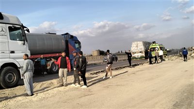 إصابة 18 شخصًا في تصادم سيارة نقل وميكروباص أعلى الدائري الإقليمي