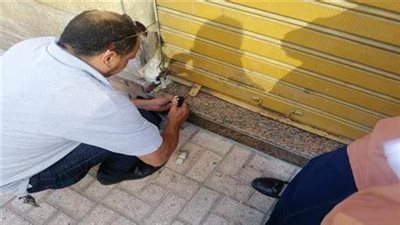 استجابة لـ القاهرة 24.. غلق وتشميع مطعم بعد استغاثة سكان عقار بمنطقة المندرة بالإسكندرية| بث مباشر