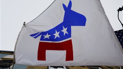 الديمقراطيون الأمريكيون ينتخبون كين مارتن رئيسًا لهم