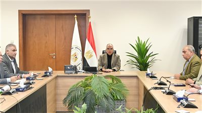 الري تبحث تحديث منظومة إدارة المياه بمجموعة قناطر الدلتا