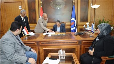 محافظ السويس يعتمد نتيجة الشهادة الإعدادية بنسبة نجاح 85.3% للفصل الدراسي الأول