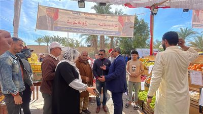 افتتاح معرض سوق اليوم الواحد بمدينة نويبع بتخفيضات تصل لـ 30%│صور