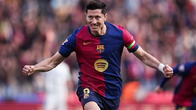 ليفاندوفسكي يقود تشكيل برشلونة لمواجهة ريال بيتيس في الدوري الإسباني