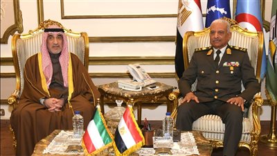 وزير الدفاع يلتقي النائب الأول لرئيس مجلس الوزراء ووزير الدفاع ووزير الداخلية الكويتي| صور 