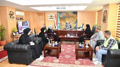 محافظ الفيوم يوجه بدفع مصروفات الدراسة لأبناء الحارس ضحية الأسد وتوفير جهاز عروسة لابنته| بث مباشر 
