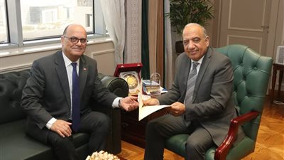 وزير الكهرباء يستقبل سفير تونس بالقاهرة لبحث سبل دعم وتعزيز فرص التعاون والشراكة والاستثمار