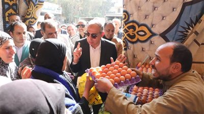 محافظ المنيا يفتتح سوق اليوم الواحد بـ بني مزار لتخفيف الأعباء عن المواطنين