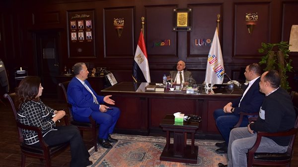 محافظ الأقصر ووفد