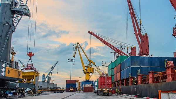 ميناء أكتوبر الجاف