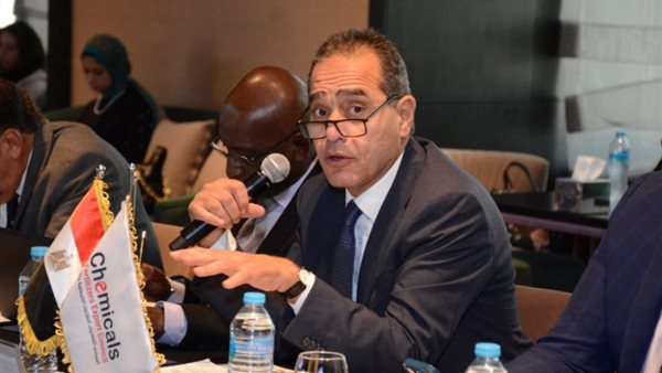 خالد أبو المكارم،