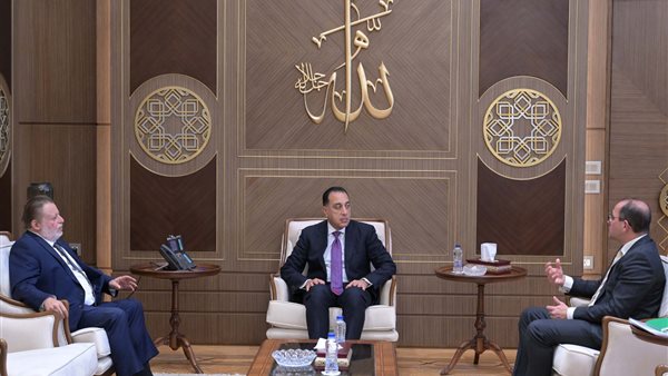 رئيس الوزراء ومحافظ