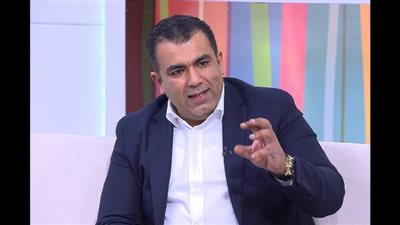 لم يرحم مرض ابني.. زوجة تقيم دعوى نفقة ضد طبيب التجميل حاتم السحار بسبب امتناعه عن الإنفاق على ابنه