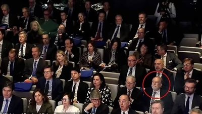 إقالة سفير إسبانيا لدى بلجيكا بسبب نومه في المؤتمر السنوي للسفراء