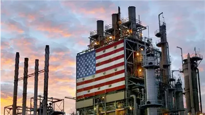 النفط يعمق خسائره مع ترقب بيانات المخزونات الأمريكية