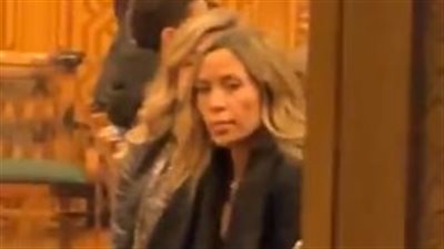 هدى الناظر تستقبل السيدات في عزاء شقيق زوجها مصطفى شعبان| صور