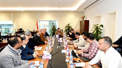 وزير الإسكان يستعرض مقترحات ومخططات غرب رأس الحكمة.. ويوجه بالتنسيق مع الجهات المختلفة بالمنطقة