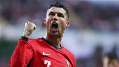 في عيد ميلاد رونالدو الأربعين.. هكذا صنع صاروخ ماديرا المجد