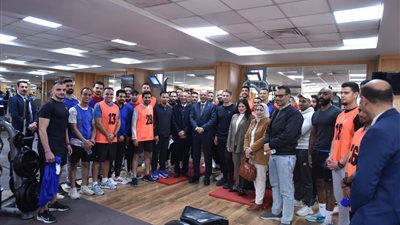 وزير العمل يتفقد اختبارات المرشحين لشغل وظيفة مدربين رياضيين في الإمارات | صور 