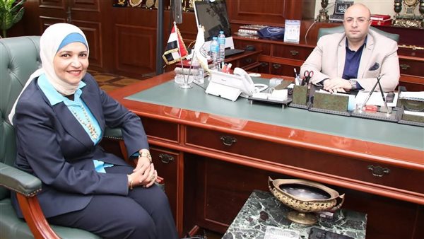 محافظ بني سويف ووكيلة