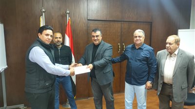 عثروا على أموال وسلموها لأصحابها.. السكة الحديد تُكرم عددا من عمالها المخلصين