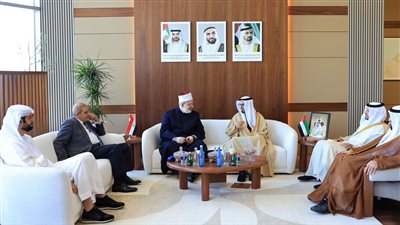 رئيس الشؤون الإسلامية الإماراتي يشيد بجهود شيخ الأزهر في دعم قضايا الأمتين العربية والإسلامية