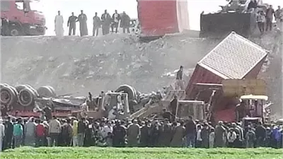 انقلاب سيارة نقل ثقيل يتسبب في شلل مروري على طريق طنطا - الإسكندرية.. ومصرع شخصين | بث مباشر