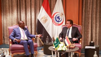 وزير الصحة يبحث مع المركز الإفريقي لمكافحة الأمراض مجال توطين صناعة الأدوية واللقاحات