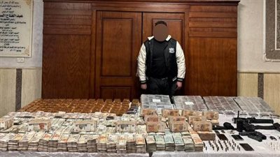 كارنيهات مزورة ولاسلكي.. القبض على المتهم بممارسة البلطجة بأسلوب انتحال الصفة بمدينة نصر