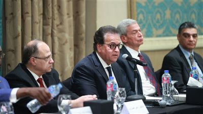  وزير الصحة يشارك في تكريم رئيس هيئة الشراء الموحد والإمداد والتموين الطبي السابق 